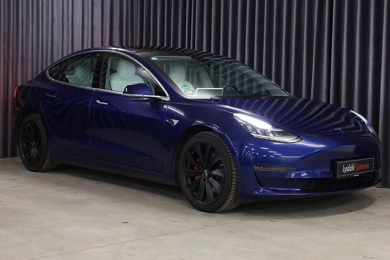 Mørkblå Brugt 2020 Tesla Model 3 Performance Sedan | 199.900 kr. (Fair pris) - Billede 1/4