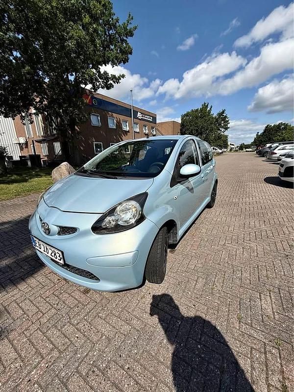 Grå Brugt 2006 Toyota Aygo Hatchback | 20.000 kr. - Billede 1/4