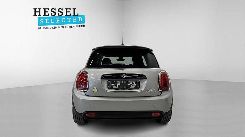 Brugt Mini Cooper Essential 135 kW (184 HK) 2023 Melting silver Hatchback