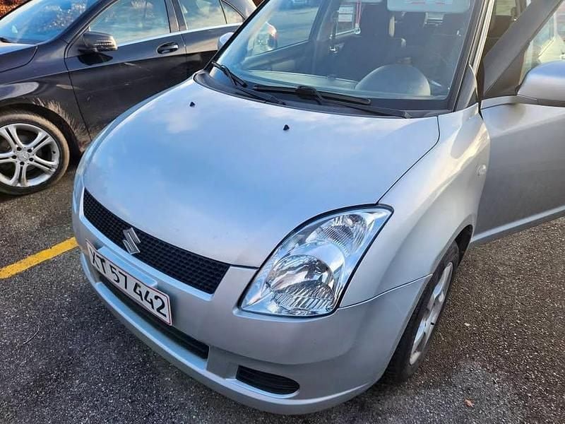 Brugt 2005 Suzuki Swift Hatchback | 20.000 kr. (God pris) - Billede 1/4