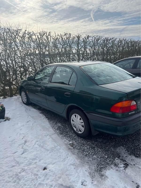 Brugt Toyota Avensis 110 HK (80 kW) 2000 Sedan