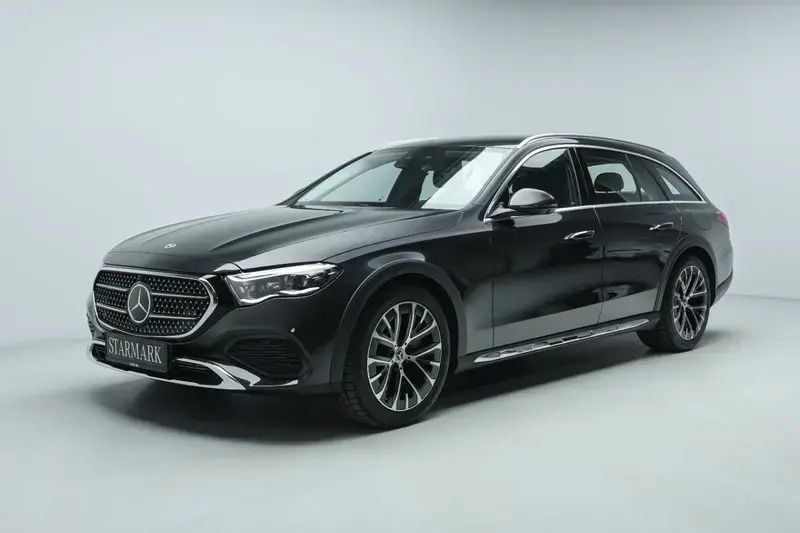 Grå Brugt 2024 Mercedes E300 AMG line Stationcar | 849.900 kr. - Billede 1/3