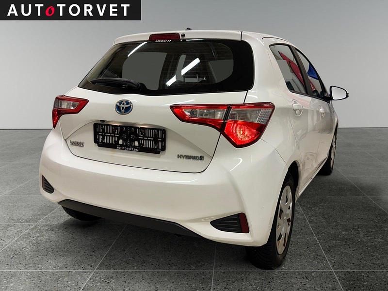 Brugt Toyota Yaris Hybrid H2 100 HK (73 kW) 2017 Hvid Hatchback