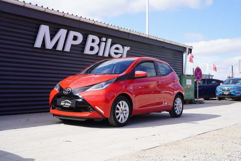 Rød Brugt 2016 Toyota Aygo x-press Hatchback | 64.700 kr. (Fair pris) - Billede 1/4