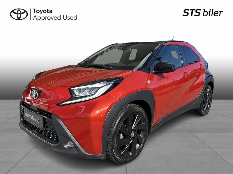 Chili red Brugt 2022 Toyota Aygo X Pulse SUV | 139.900 kr. (Fair pris) - Billede 1/3