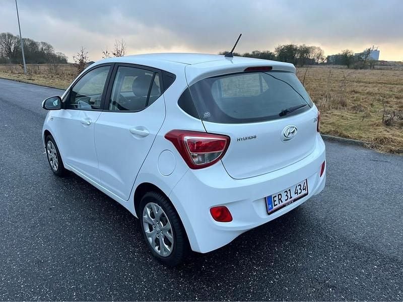 Brugt Hyundai i10 Comfort 65 HK (47 kW) 2016 Hvid Hatchback