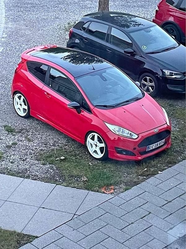 Rød Brugt 2014 Ford Fiesta Sport Hatchback | 57.000 kr. - Billede 1/4