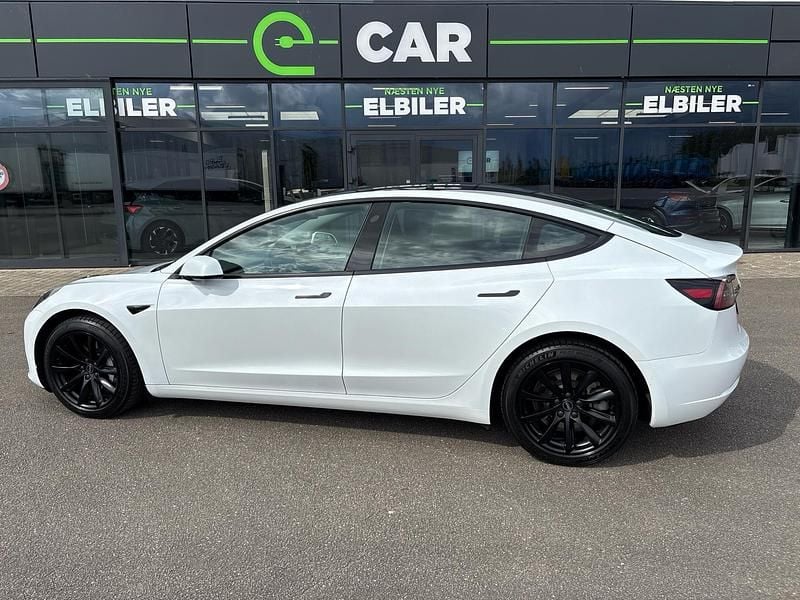 Hvidmet Brugt 2022 Tesla Model 3 Long Range Sedan | 249.900 kr. (Fair pris) - Billede 1/4