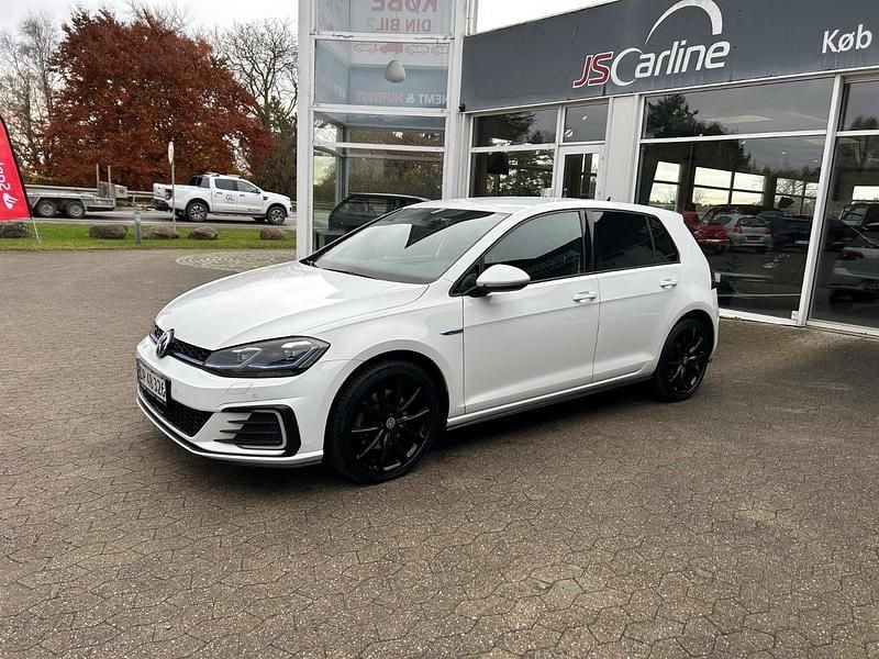Hvid Brugt 2017 VW Golf VII GTE Hatchback | 159.900 kr. (Lidt for dyr) - Billede 1/4
