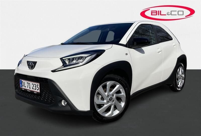 Brugt Toyota Aygo X Active 72 HK (52 kW) 2022 040 pure white SUV