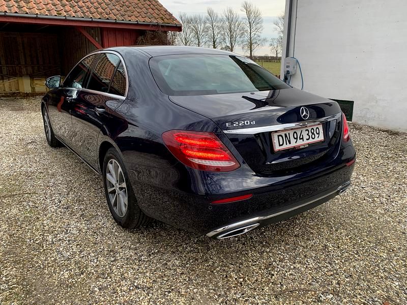 Brugt Mercedes E220 Avantgarde 194 HK (142 kW) 2017 Blå Sedan