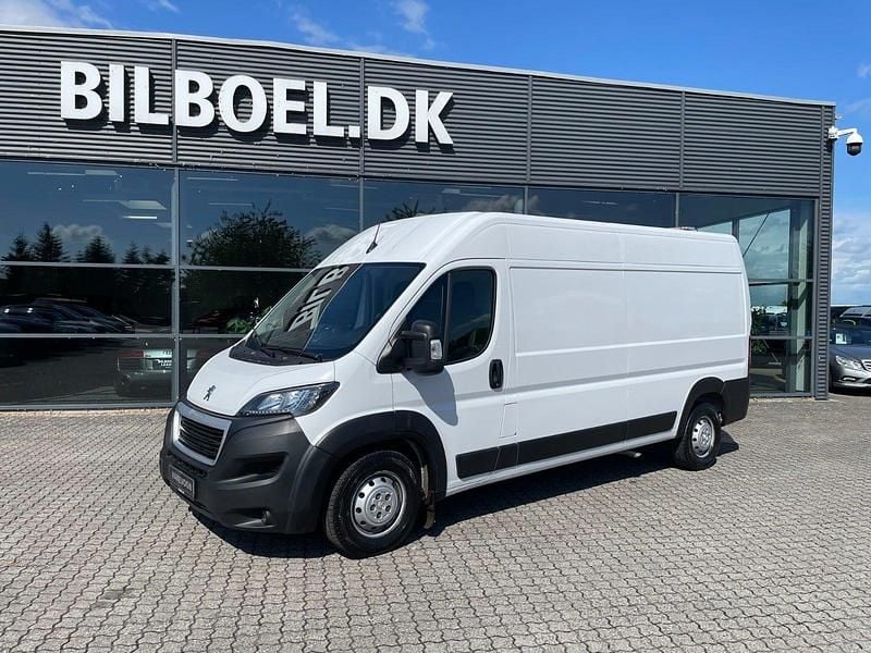 Hvid Brugt 2023 Peugeot Boxer Premium Van | 249.900 kr. - Billede 1/4