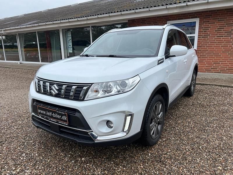 Hvid metal Brugt 2018 Suzuki Vitara Active SUV | 139.900 kr. (Lidt for dyr) - Billede 1/4