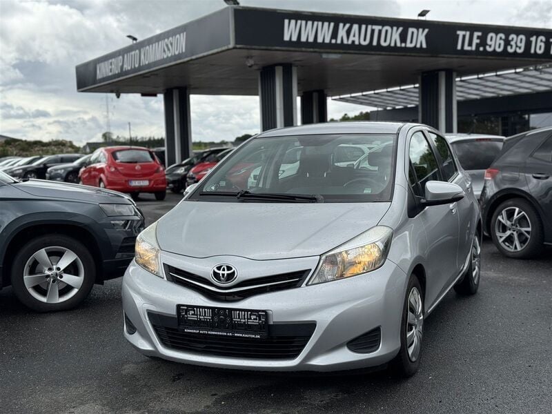 Sølv metal Brugt 2013 Toyota Yaris Touch Hatchback | 44.900 kr. (God pris) - Billede 1/4