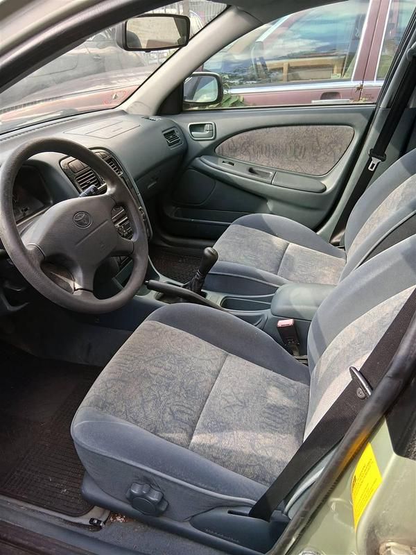 Brugt Toyota Avensis 110 HK (80 kW) 1999