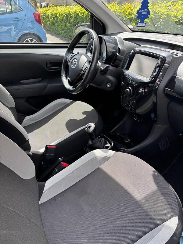 Brugt Toyota Aygo 69 HK (50 kW) 2014 Hvid Hatchback