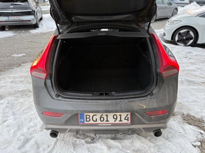 Brugt Volvo V40 R-Design 115 HK (84 kW) 2013 Gråmetal Hatchback