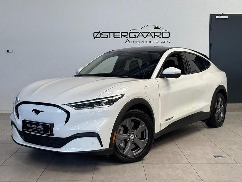 Hvid Brugt 2023 Ford Mustang Mach-E Extended Range SUV | 287.700 kr. (Fair pris) - Billede 1/4