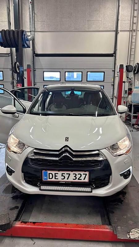 Hvid Brugt 2014 Citroën DS4 Hatchback | 49.900 kr. - Billede 1/4