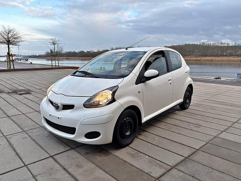 Brugt Toyota Aygo 68 HK (50 kW) 2011 Hatchback