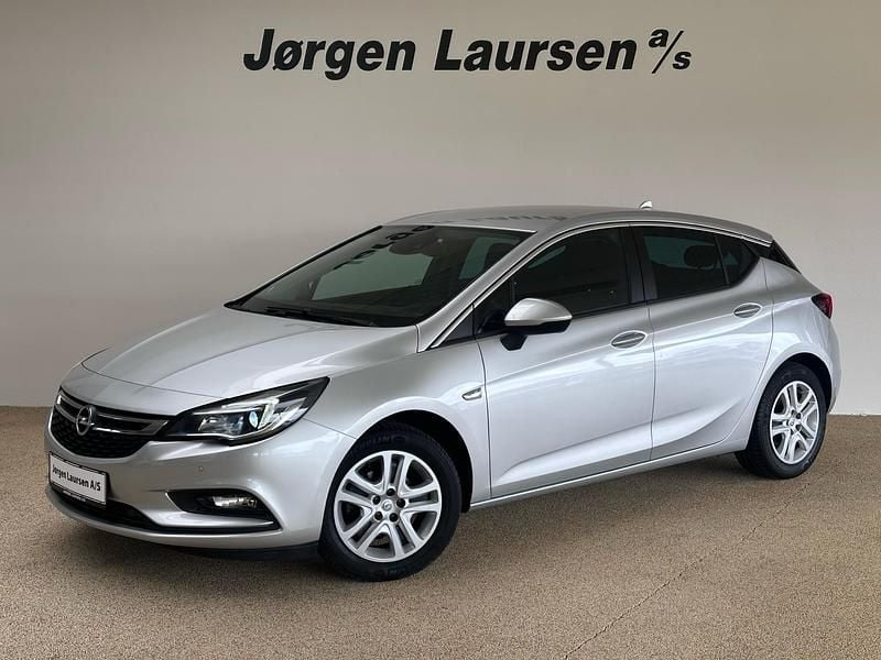 Sølvmetal Brugt 2019 Opel Astra Enjoy Hatchback | 109.800 kr. (Fair pris) - Billede 1/4