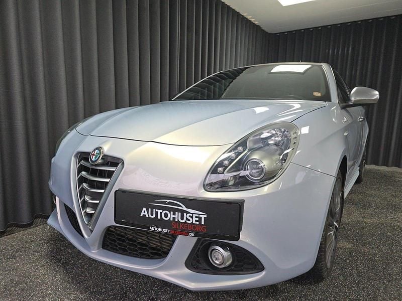 Brugt 2014 Alfa Romeo Giulietta Hatchback | 109.900 kr. - Billede 1/4