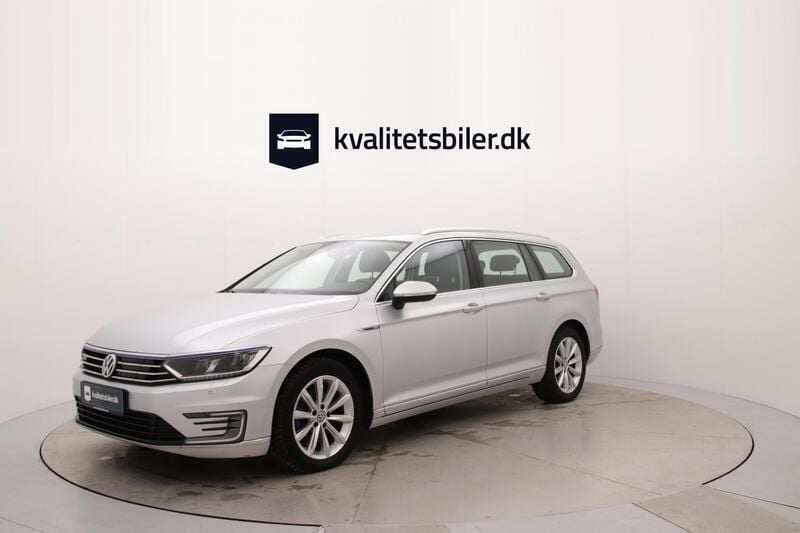 Sølvmetal Brugt 2018 VW Passat GTE Stationcar | 199.900 kr. (Fair pris) - Billede 1/4