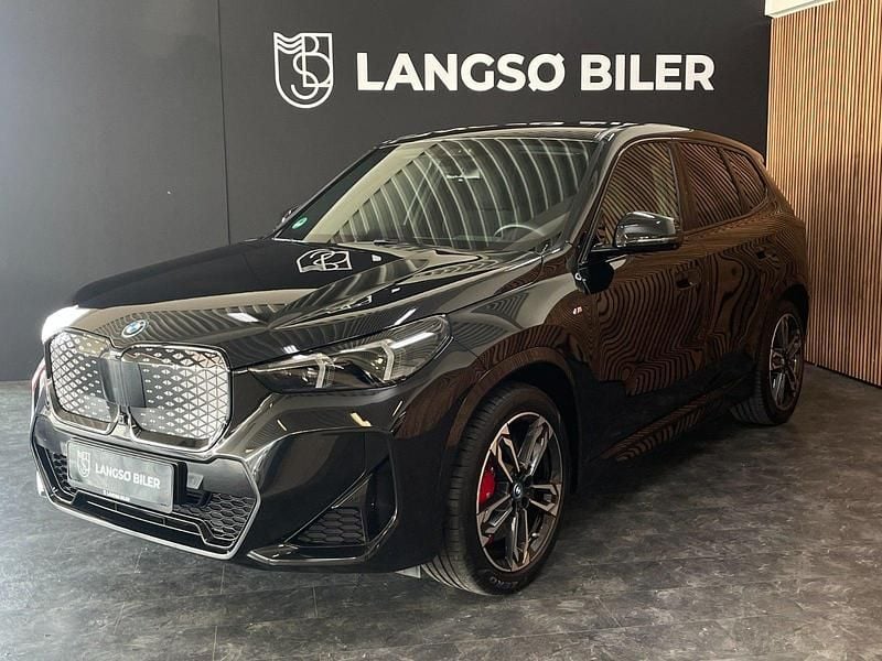 Sortmetal Brugt 2024 BMW iX1 M Sport SUV | 429.500 kr. - Billede 1/4