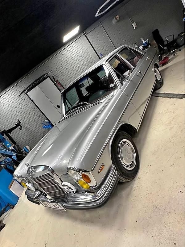 Brugt Mercedes 280 160 HK (117 kW) 1972 Sedan