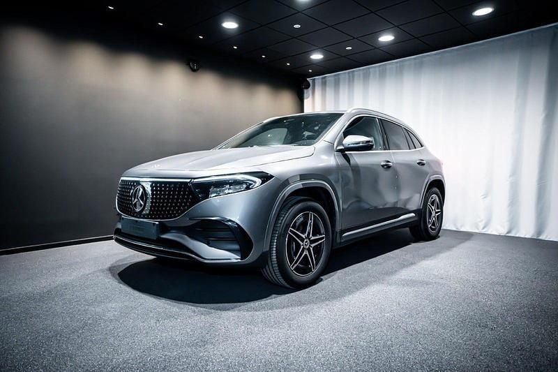Farve: gråmetal Brugt 2025 Mercedes EQA250+ Premium SUV | 389.900 kr. (Lidt for dyr) - Billede 1/4