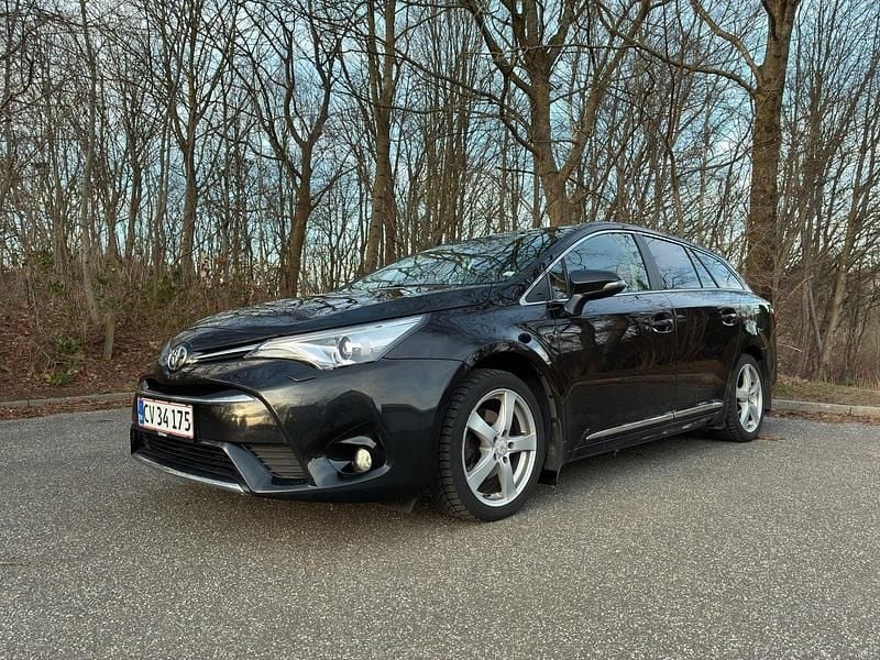 Sortmetal Brugt 2016 Toyota Avensis Premium Stationcar | 129.900 kr. (God pris) - Billede 1/4