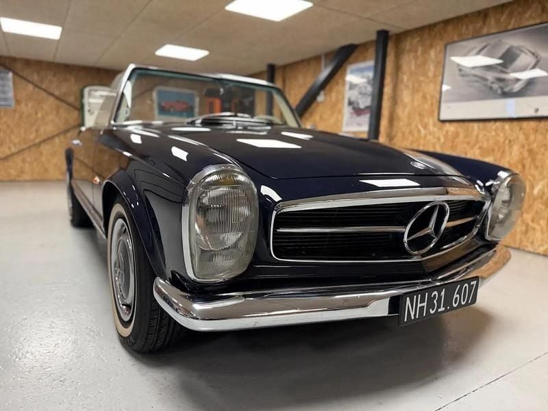 Brugt Mercedes 230 170 HK (125 kW) 1967 Mørkblå Cabriolet