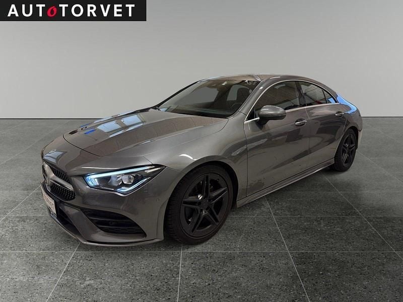 Champagnemetal Brugt 2020 Mercedes CLA200 AMG line Coupe | 299.700 kr. (Fair pris) - Billede 1/4