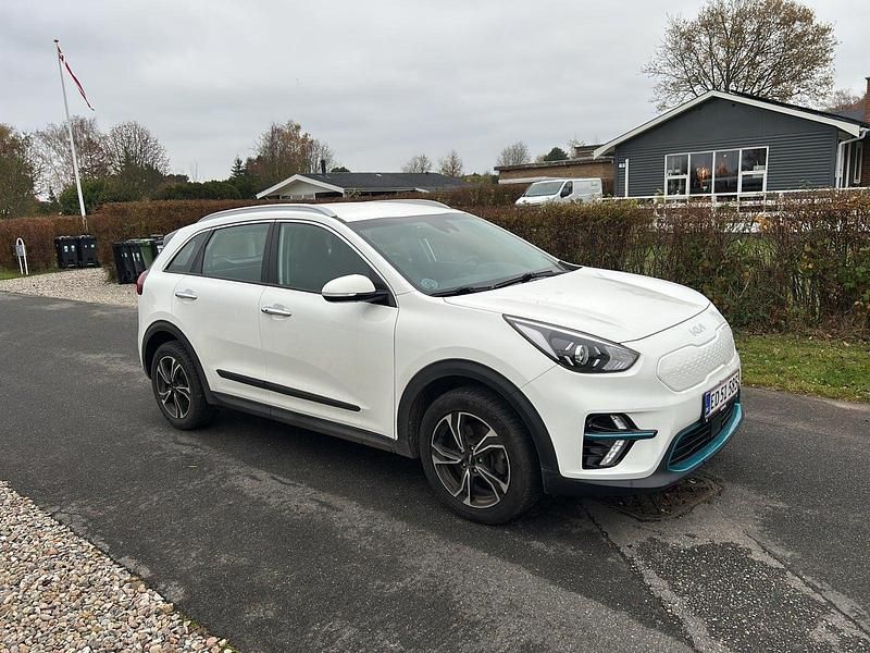 Brugt Kia e-Niro Vision 100 kW (136 HK) 2022 Hvid SUV
