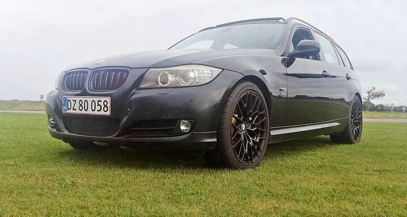 Sort Brugt 2010 BMW 320 Stationcar | 89.000 kr. - Billede 1/4