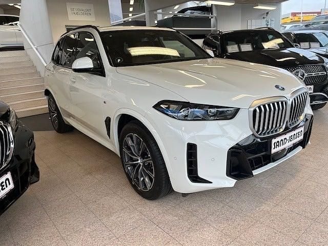 Hvidmetal Brugt 2024 BMW X5 M Sport SUV | 1.249.900 kr. - Billede 1/4