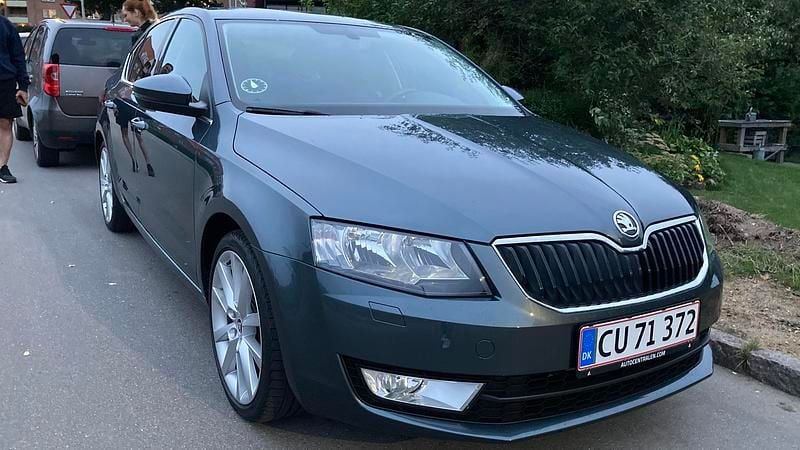 Grå Brugt 2015 Skoda Octavia Style Hatchback | 90.900 kr. (Fair pris) - Billede 1/12
