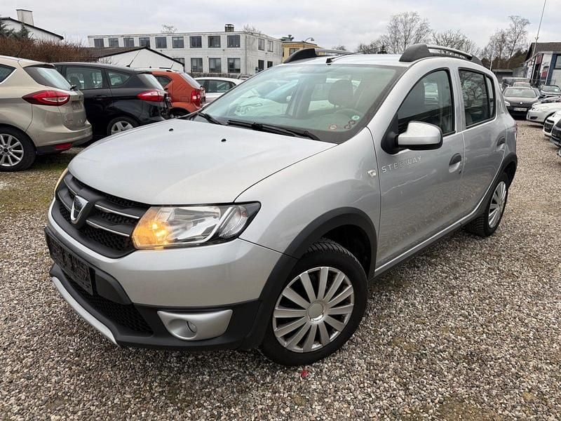 Sølvmetal Brugt 2015 Dacia Sandero Prestige Hatchback | 44.990 kr. (Fair pris) - Billede 1/4