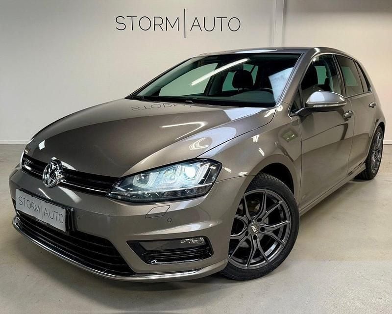 Gråmetal Brugt 2015 VW Golf VII R-line Hatchback | 139.900 kr. (Fair pris) - Billede 1/4