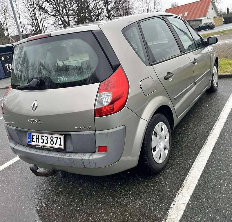 Brugt Renault Scénic II 111 HK (81 kW) 2007 MPV