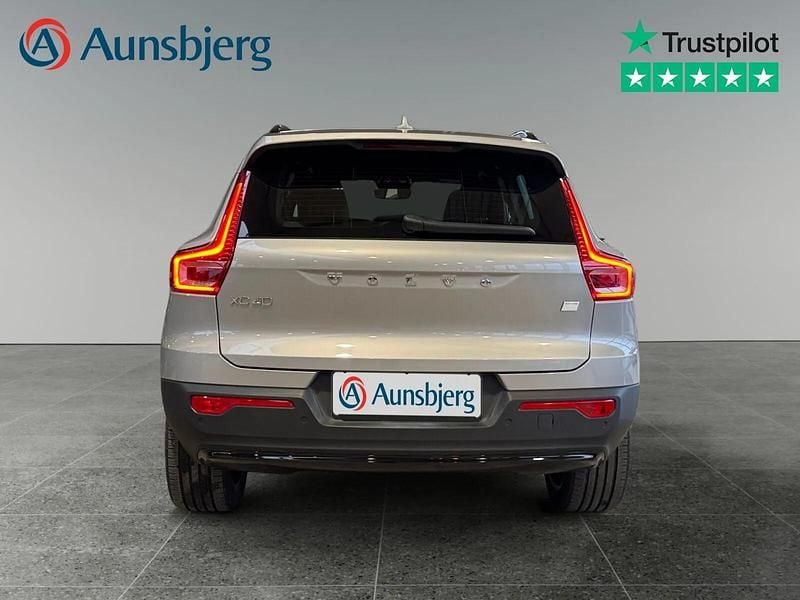 Ny Volvo XC40 Plus 169 kW (231 HK) 2025 Sort SUV