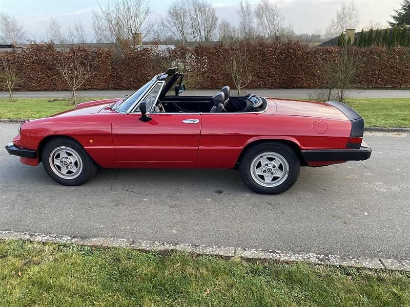 Brugt Alfa Romeo Spider 116 HK (85 kW) 1986 Cabriolet