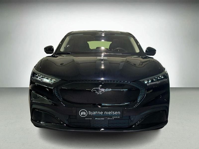 Sortmetal Brugt 2023 Ford Mustang Mach-E Extended Range SUV | 264.900 kr. (Fair pris) - Billede 1/4