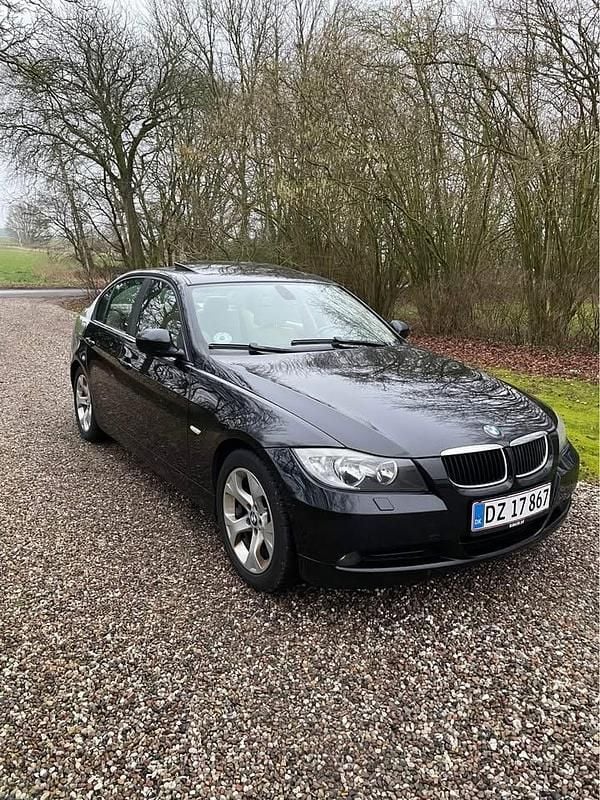 Brugt 2005 BMW 320 Sedan | 62.500 kr. (Lidt for dyr) - Billede 1/4