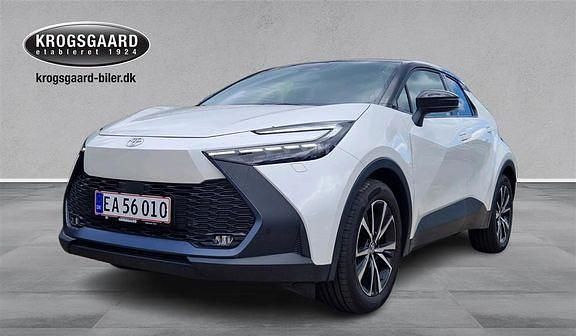 2vp platinum pearlwh/astral Brugt 2024 Toyota C-HR Style SUV | 349.900 kr. (Dyr) - Billede 1/4