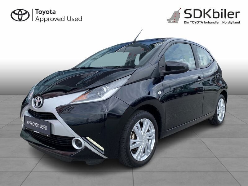 Sort Brugt 2016 Toyota Aygo x-sky Hatchback | 69.900 kr. (Lidt for dyr) - Billede 1/4