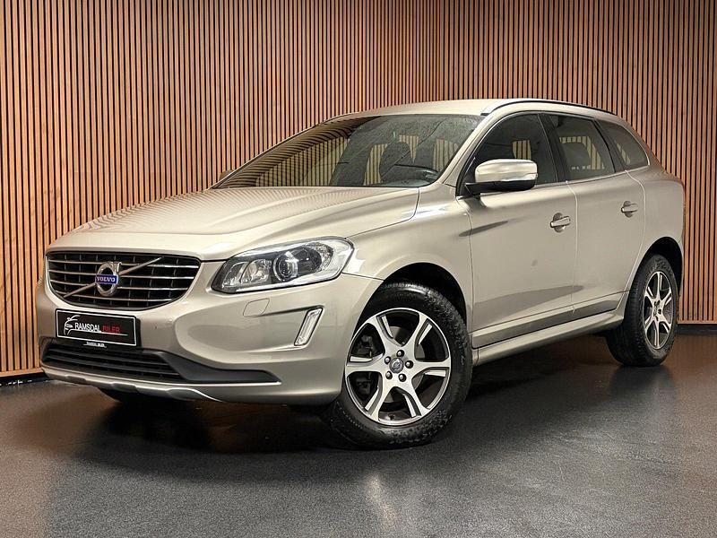 Beige Brugt 2014 Volvo XC60 Momentum SUV | 199.995 kr. (God pris) - Billede 1/4