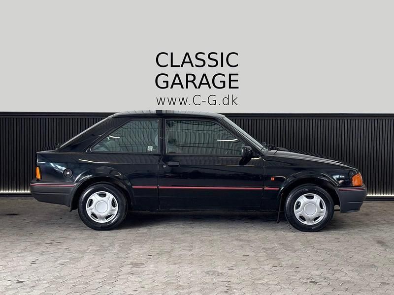 Sort Brugt 1989 Ford Escort | 35.000 kr. - Billede 1/1