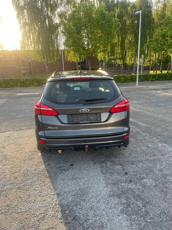 grå/sort Brugt 2017 Ford Focus ST-Line Stationcar | 67.800 kr. (God pris) - Billede 1/8