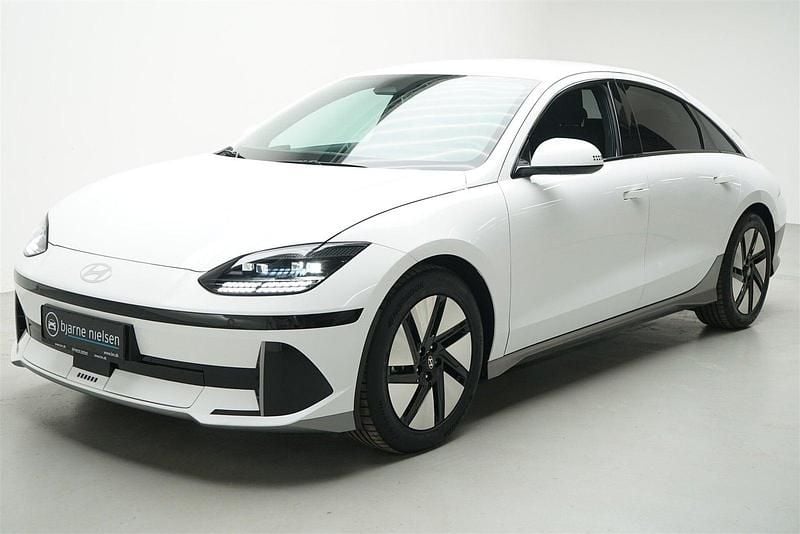 Hvidmetal Brugt 2023 Hyundai Ioniq 6 Techniq Sedan | 259.800 kr. (Fair pris) - Billede 1/4